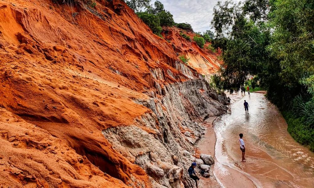 mui-ne-suoi-tien-red-sand-dunes